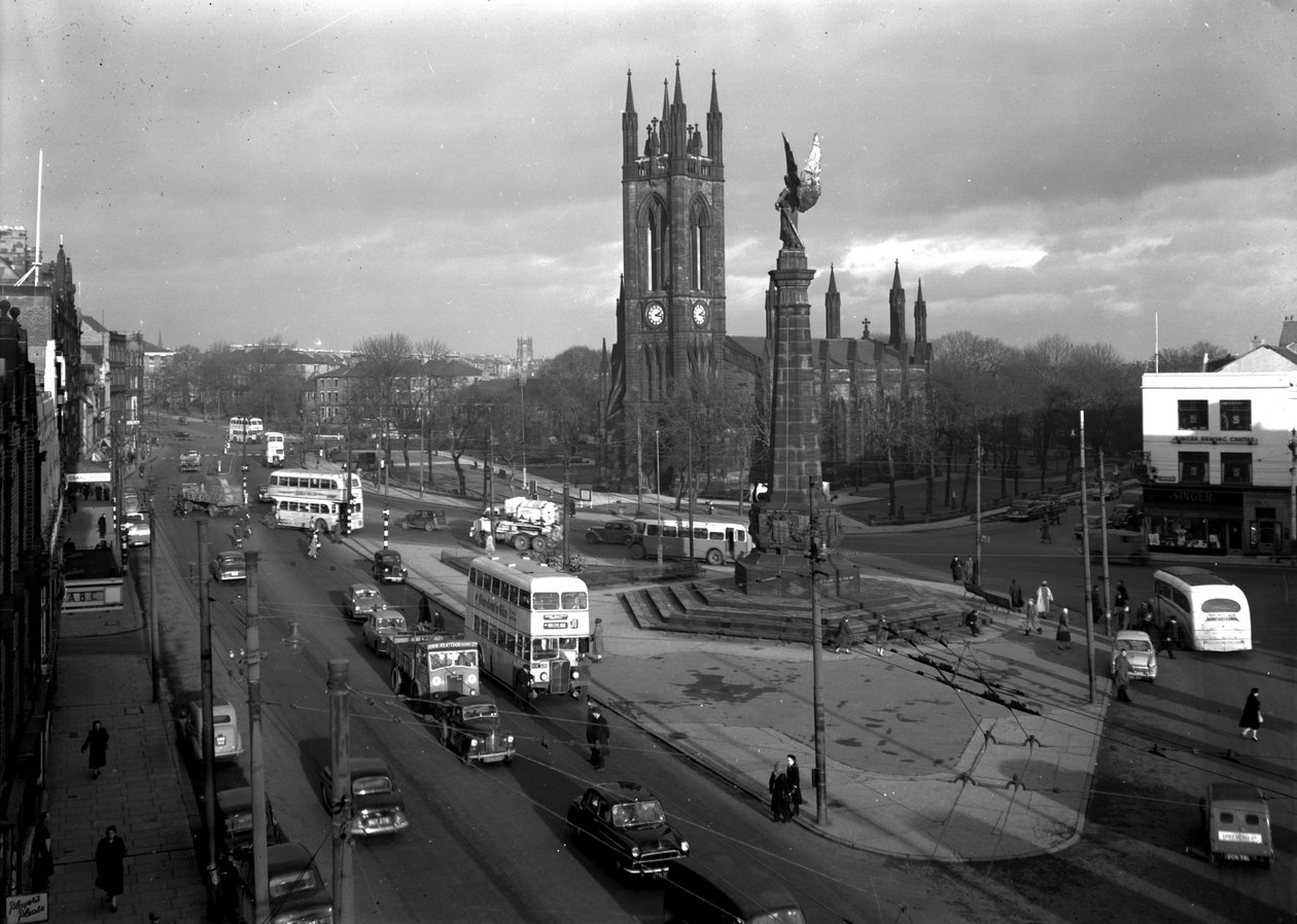 Widok na Haymarket i kościół św. Tomasza, Newcastle upon Tyne, styczeń 1956 (zdjęcie bw) autorstwa Unbekannt Unbekannt