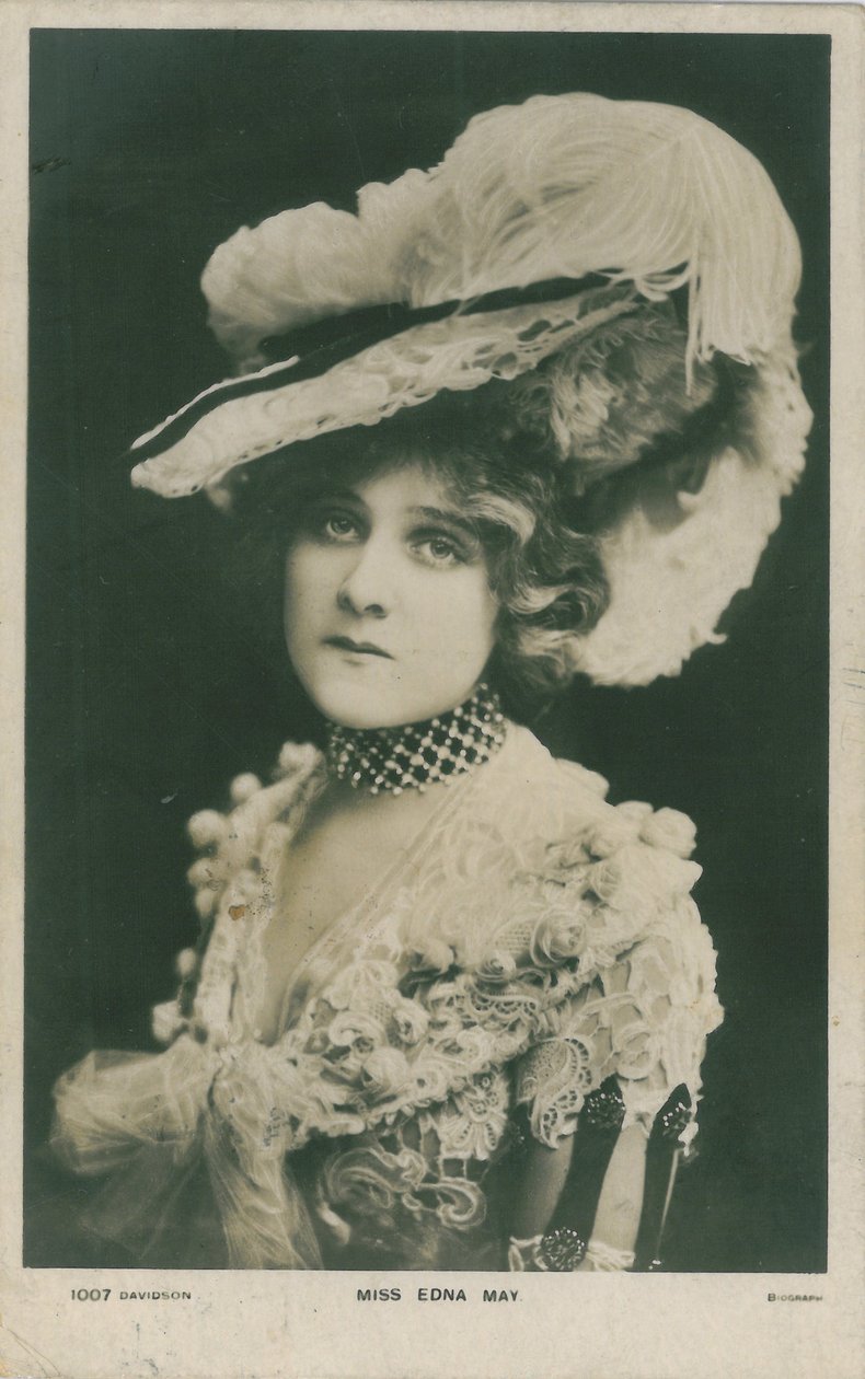 Gwiazdy sceny: Miss Edna May, ok. 1903-08 autorstwa English Photographer