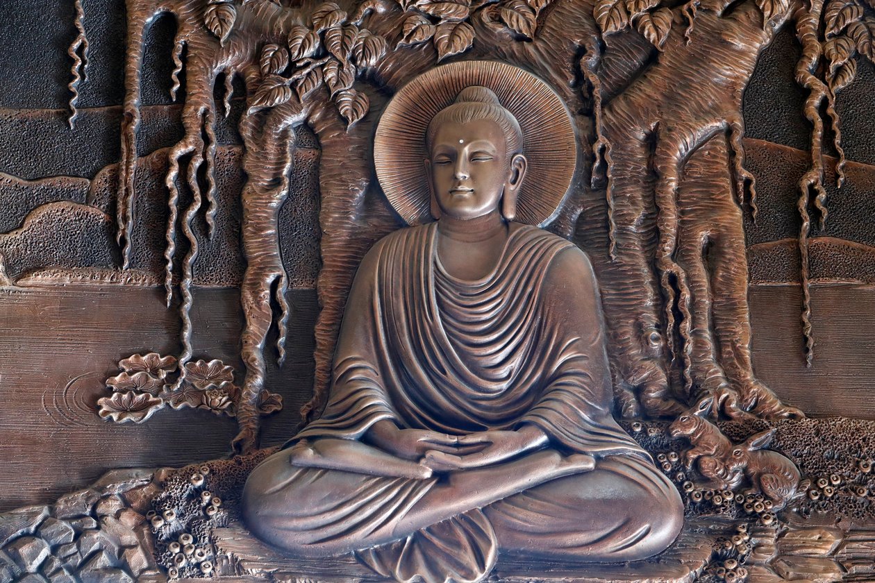 Świątynia buddyjska Linh Phong, Budda Siakjamuni siedzący w pozie medytacyjnej pod drzewem Bodhi, Dalat, Wietnam autorstwa Unknown