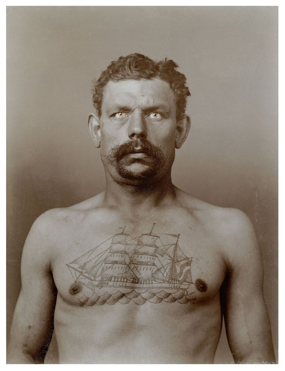 Wytatuowany mężczyzna, ok. 1898 r. autorstwa Unknown