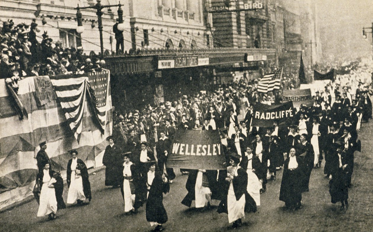 Parada sufrażystek przed Adelphi Theatre, Nowy Jork, 1910 autorstwa American Photographer