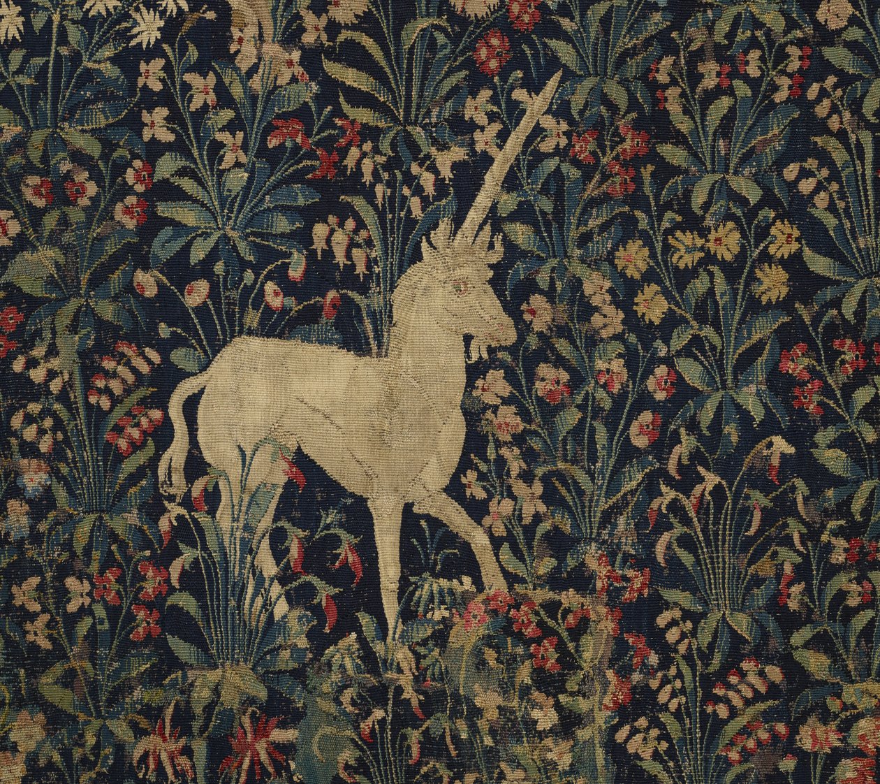 Gobelin alegoryczny Millefleurs ze zwierzętami, 1530–45 (wełna i jedwab) autorstwa Flemish School