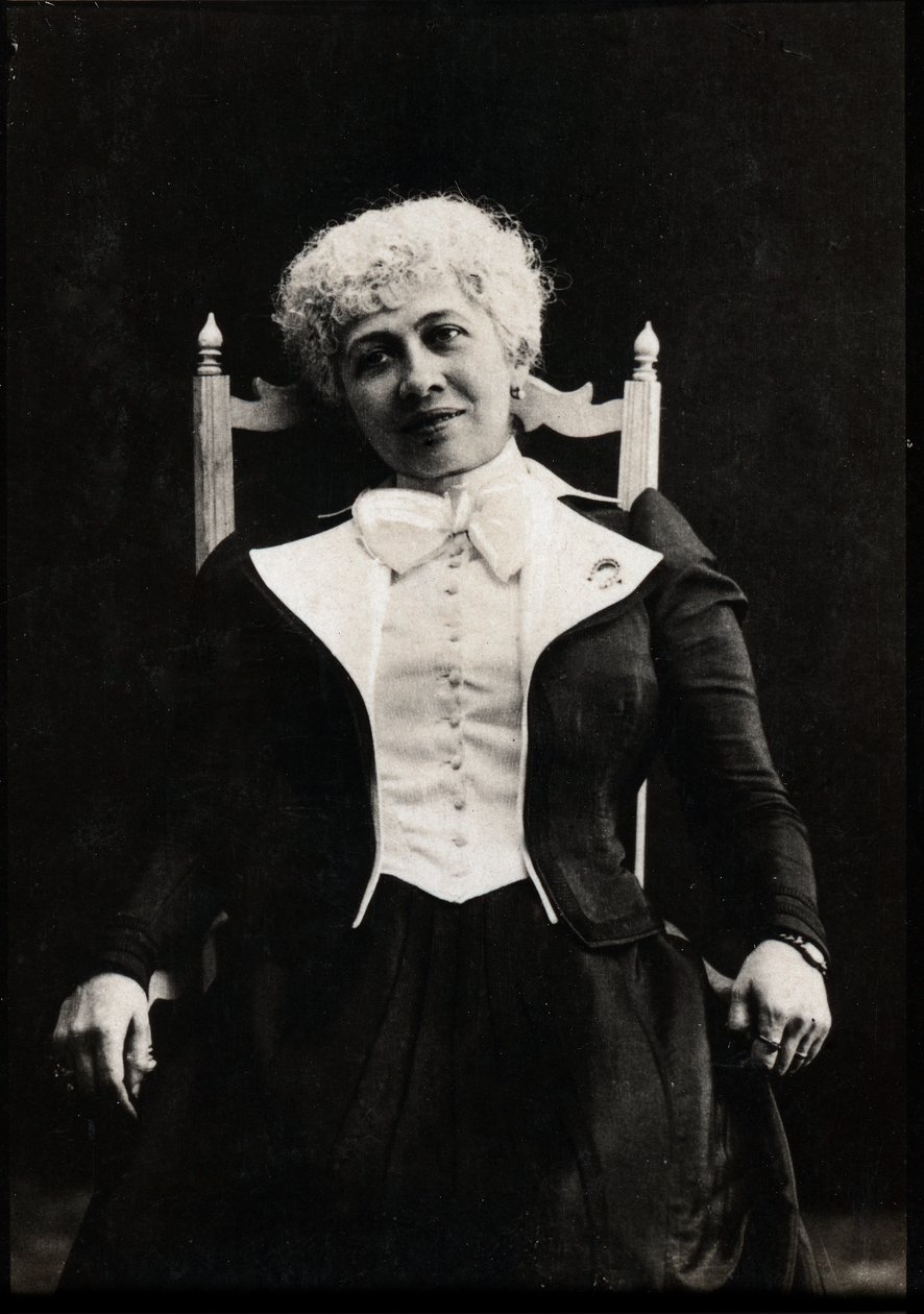 Portret Severine (1855-1929), francuskiej socjalistki, dziennikarki, pisarki i feministki. autorstwa French Photographer