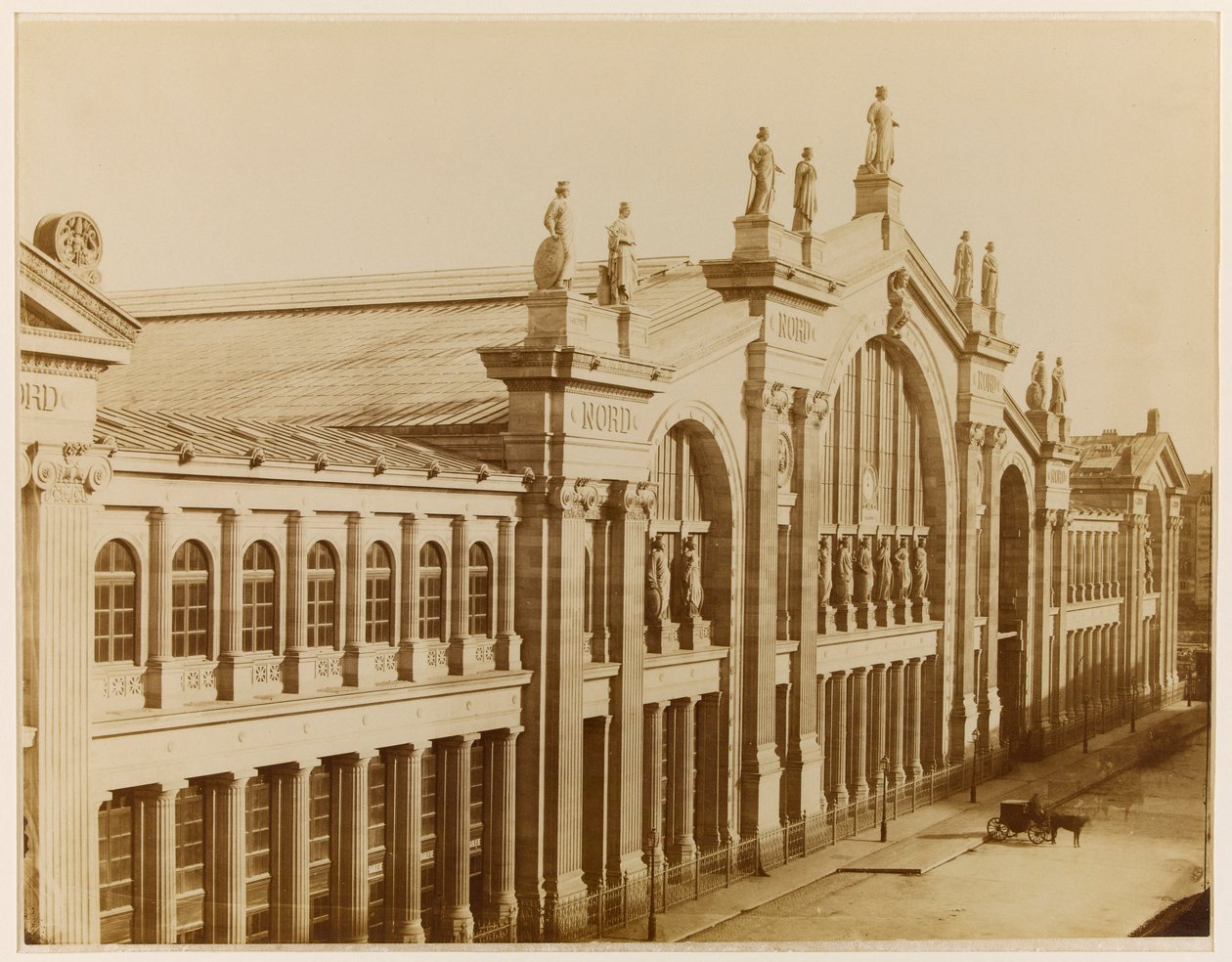Gard du Nord, Paryż, ok. 1870-80 (zdjęcie) autorstwa Achille Quinet