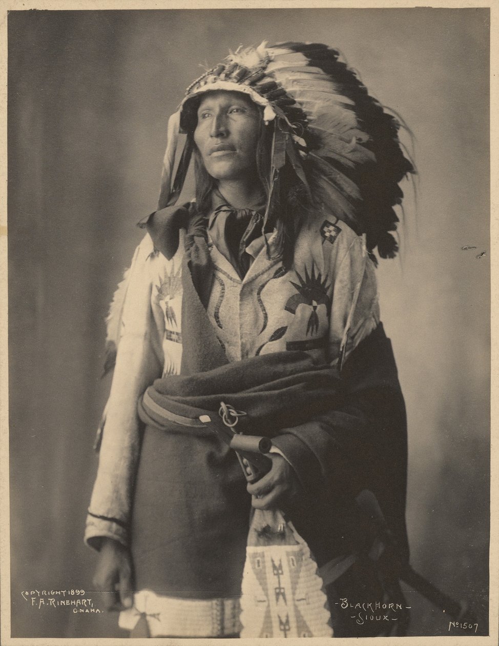Blackhorn, Sioux autorstwa Adolph F. Muhr