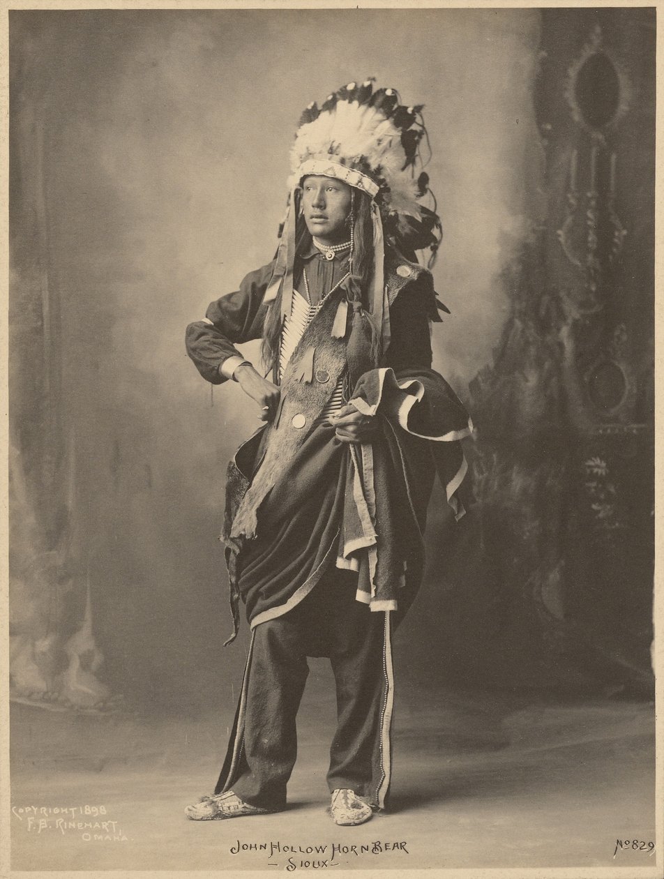 John Hollow Horn Bear, Siuks autorstwa Adolph F. Muhr