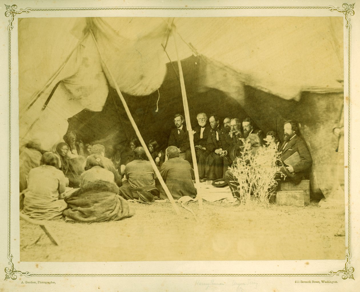 Komisarze w Radzie z Arapahoes i Cheyennes, 1868 (druk albumowy) autorstwa Alexander Gardner