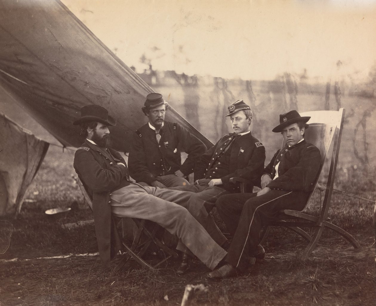[Czterech oficerów], ok. godz. 1864. autorstwa Alexander Gardner