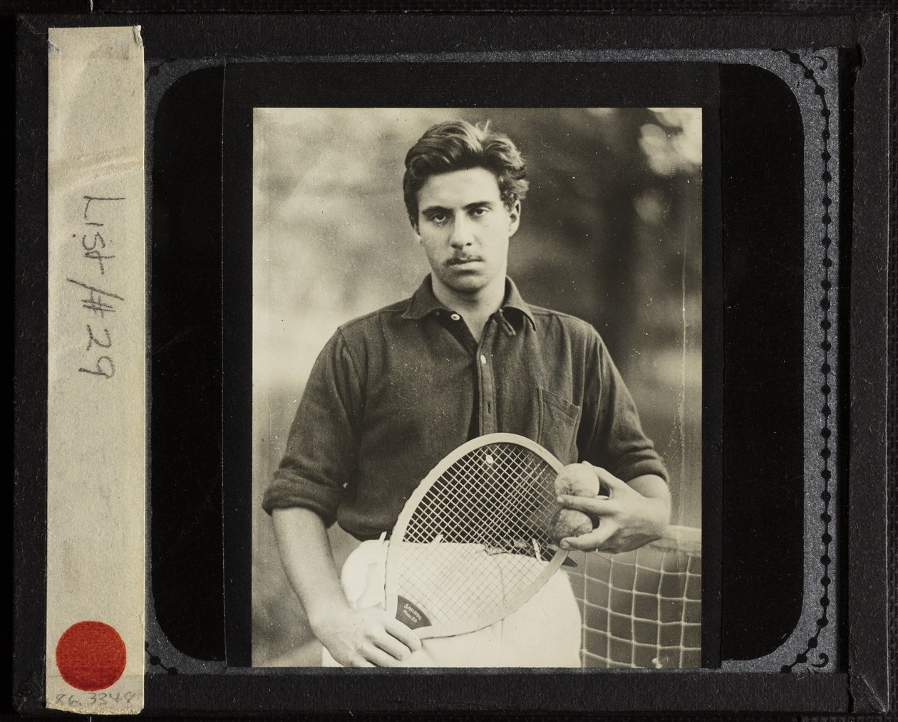 Bez tytułu (siostrzeniec Edward z rakietą tenisową) autorstwa Alfred Stieglitz