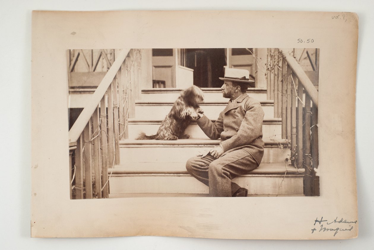 Henry Adams ze swoim psem, markizem, ok. 1883 r. autorstwa American Photographer