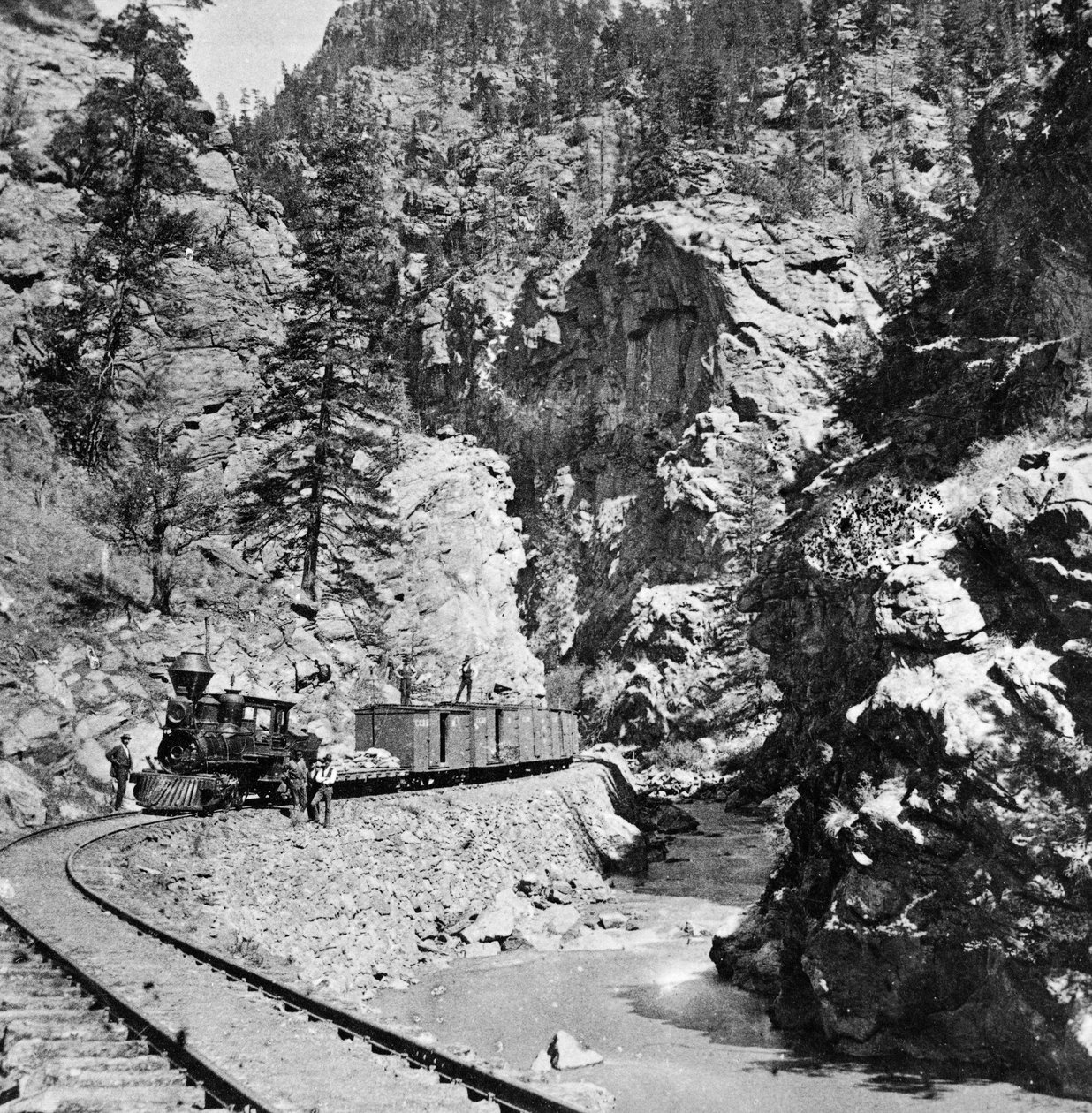 Pociąg do rudy srebra, Clear Creek Canyon, Kolorado autorstwa American Photographer