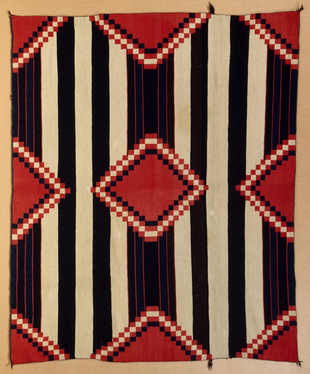Koc wodzów Navajo Phase III, 1880-90 (wełna) autorstwa American School