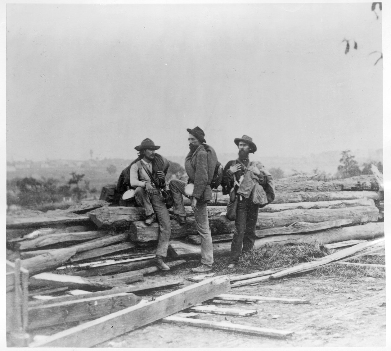 Trzej więźniowie konfederatów, Gettysburg, Pensylwania autorstwa American School