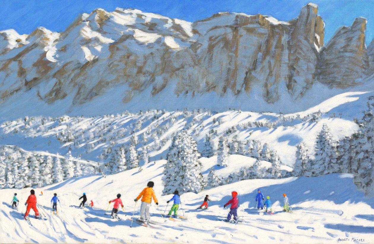 Kolorowi narciarze, Val Gardena, Włochy, 2019 (olej na płótnie) autorstwa Andrew Macara