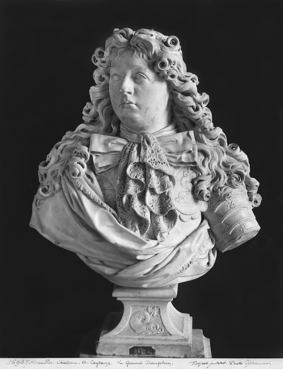 Popiersie Ludwika Francji (1661-1711) Monseigneur le Dauphin, znany jako Le Grand Dauphin, 1679 (marmur) autorstwa Antoine Coysevox
