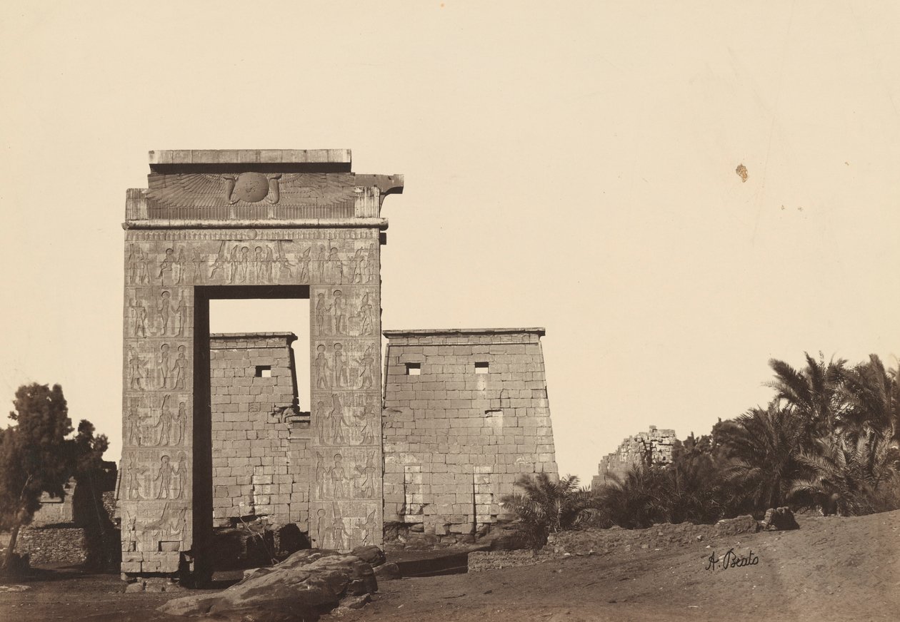 Karnak: Brama Chonsu autorstwa Antonio Beato