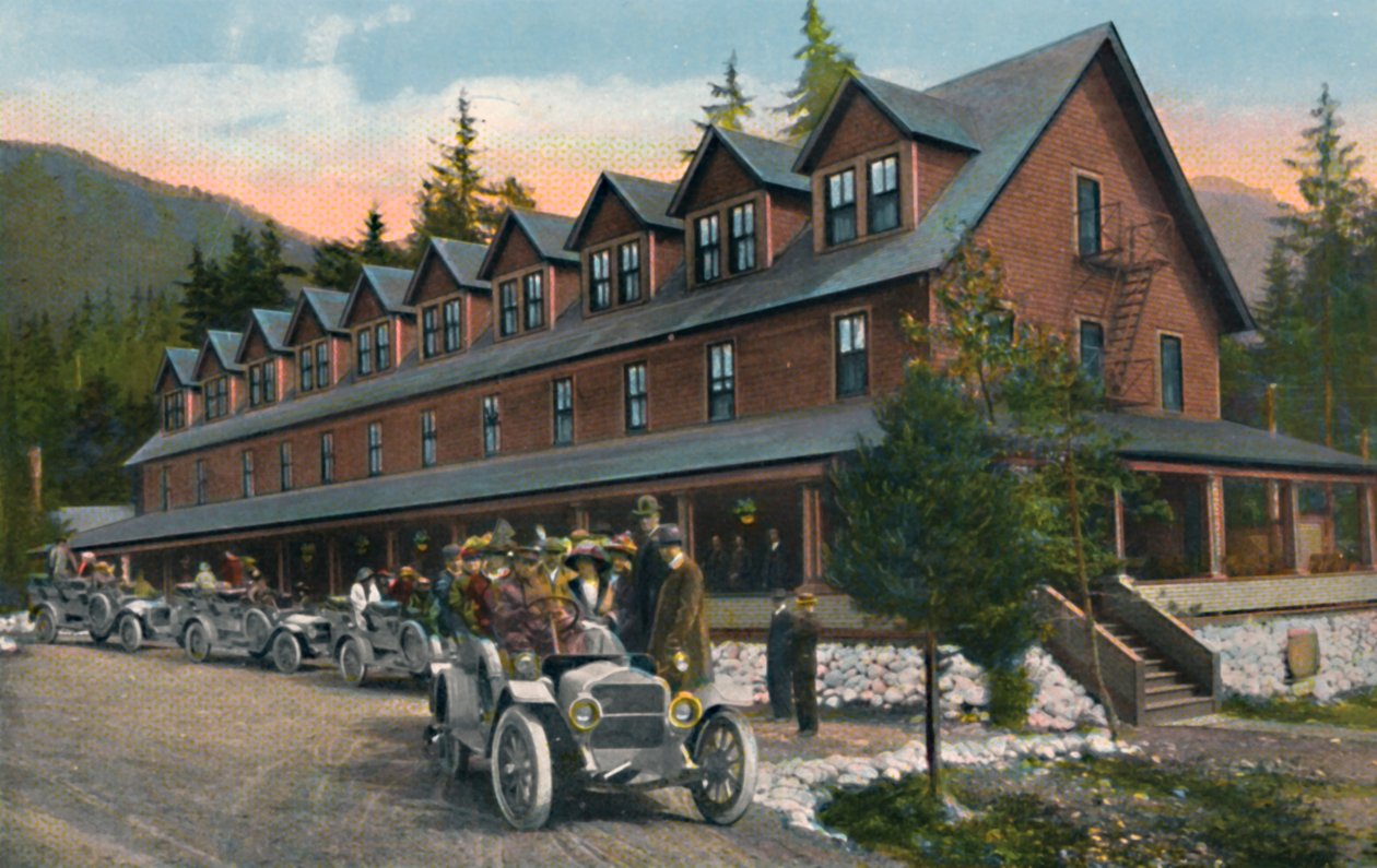 Zajazd w Parku Narodowym Mount Rainier, ok. 1916 r. autorstwa Asahel Curtis