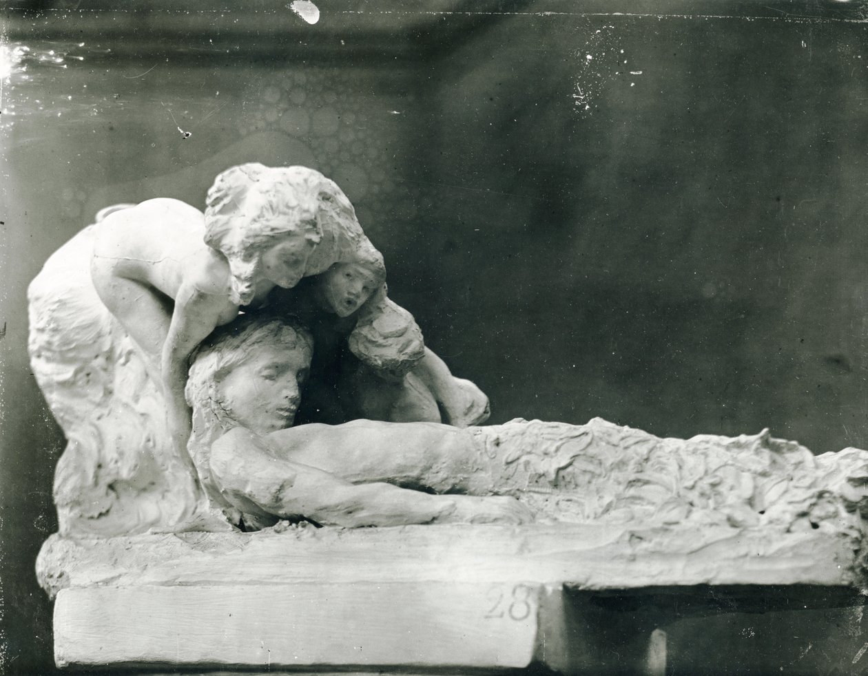 Zmartwychwstanie Poety (tynk) autorstwa Auguste Rodin