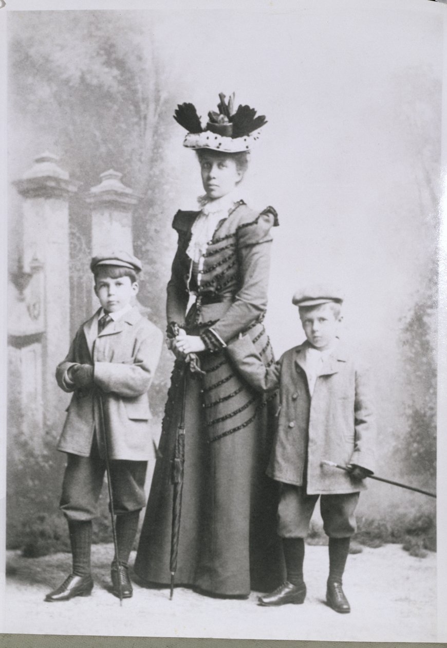 William Lawrence Bragg (1890-1971) z matką i bratem w Adelajdzie, ok. 1895 autorstwa Australian Photographer
