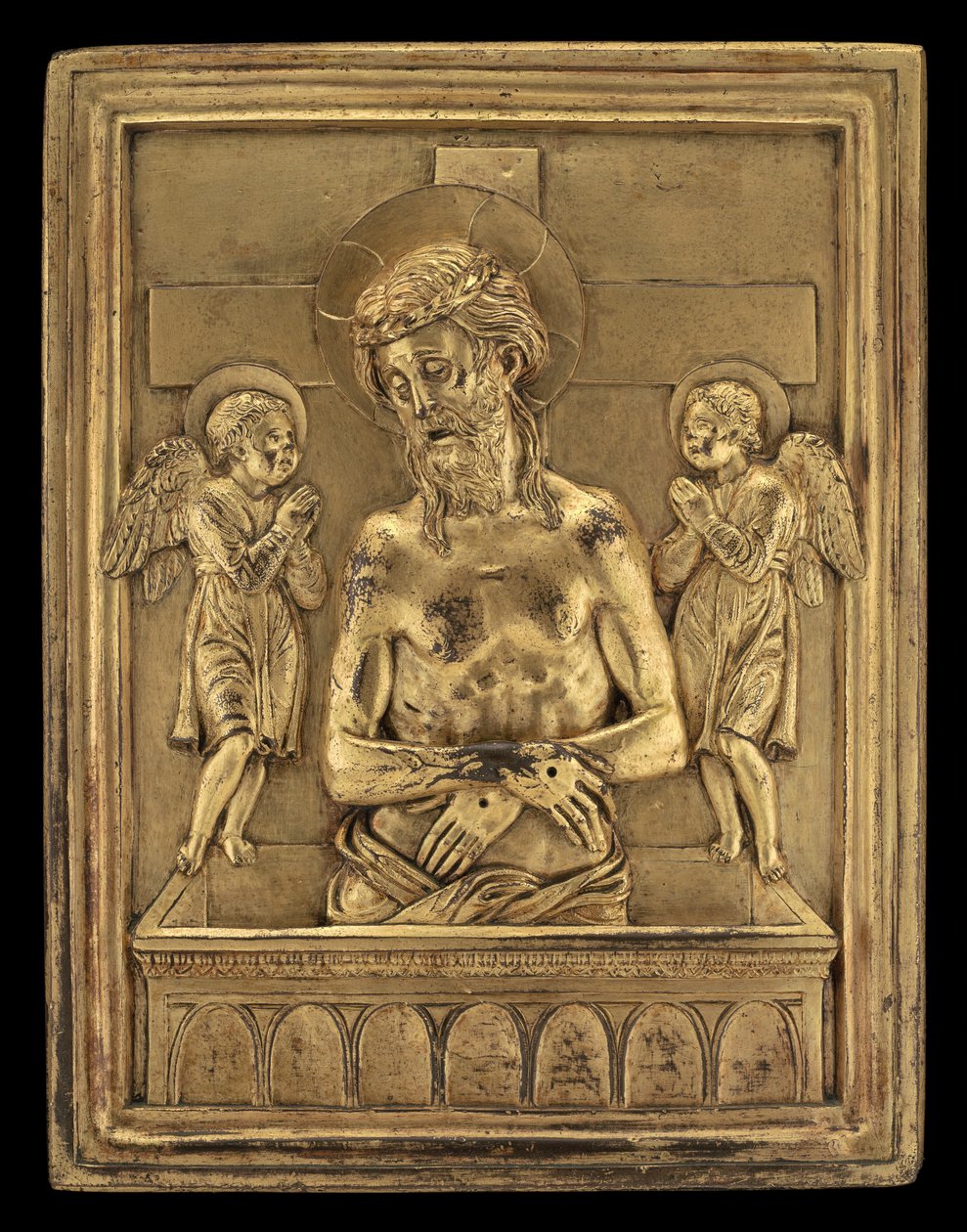 Martwy Chrystus z dwoma aniołami. autorstwa Bartolomeo Bellano