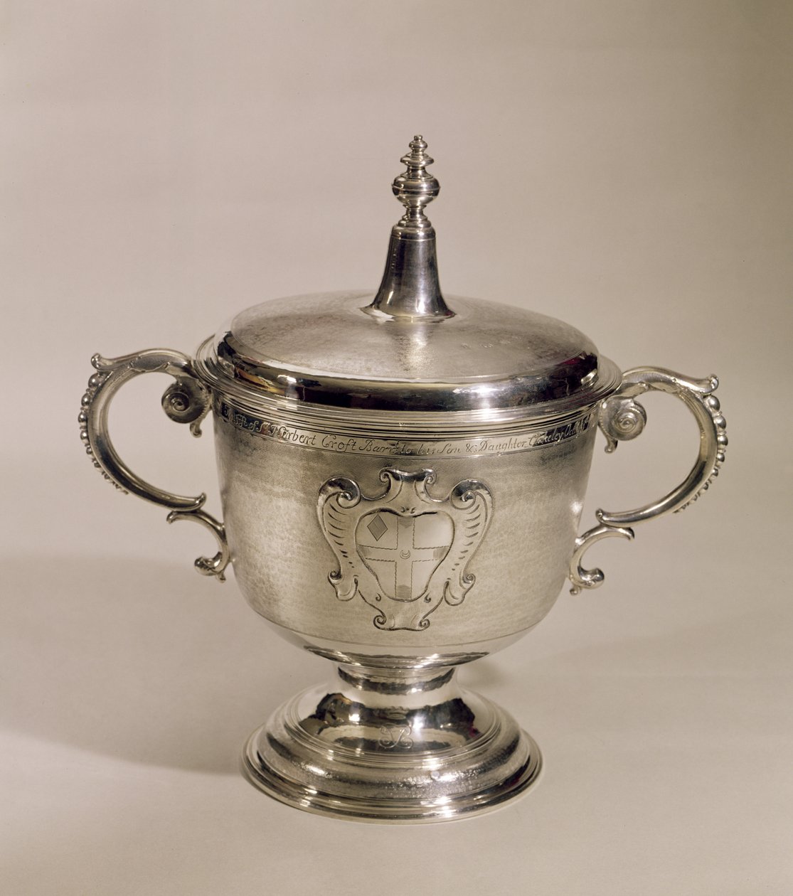 Puchar Jakuba II Steeple, 1685 (srebrny) autorstwa Benjamin Pyne