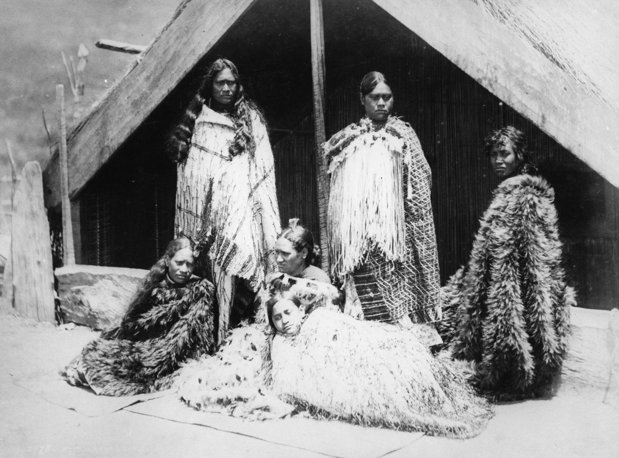 Grupa maoryskich kobiet, ok. 1880 r. autorstwa Burton Brothers Studio