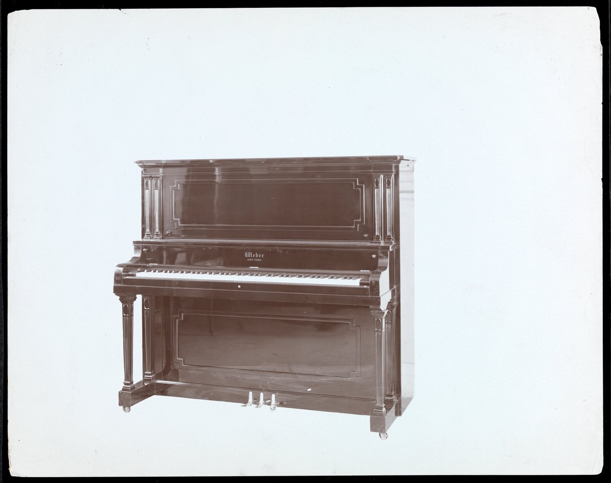 Fortepian Weber und Co., Nowy Jork, ok. 1910 (srebrna odbitka żelatynowa) autorstwa Byron Company
