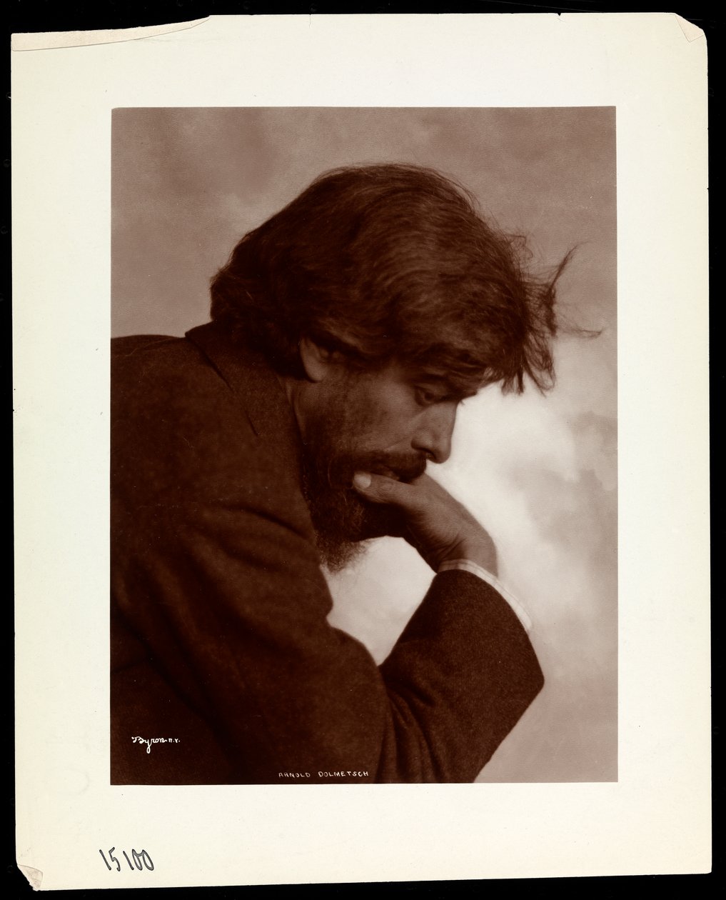 Arnold Dolmetsch, ok. 1902 (odbitka żelatynowa) autorstwa Byron Company