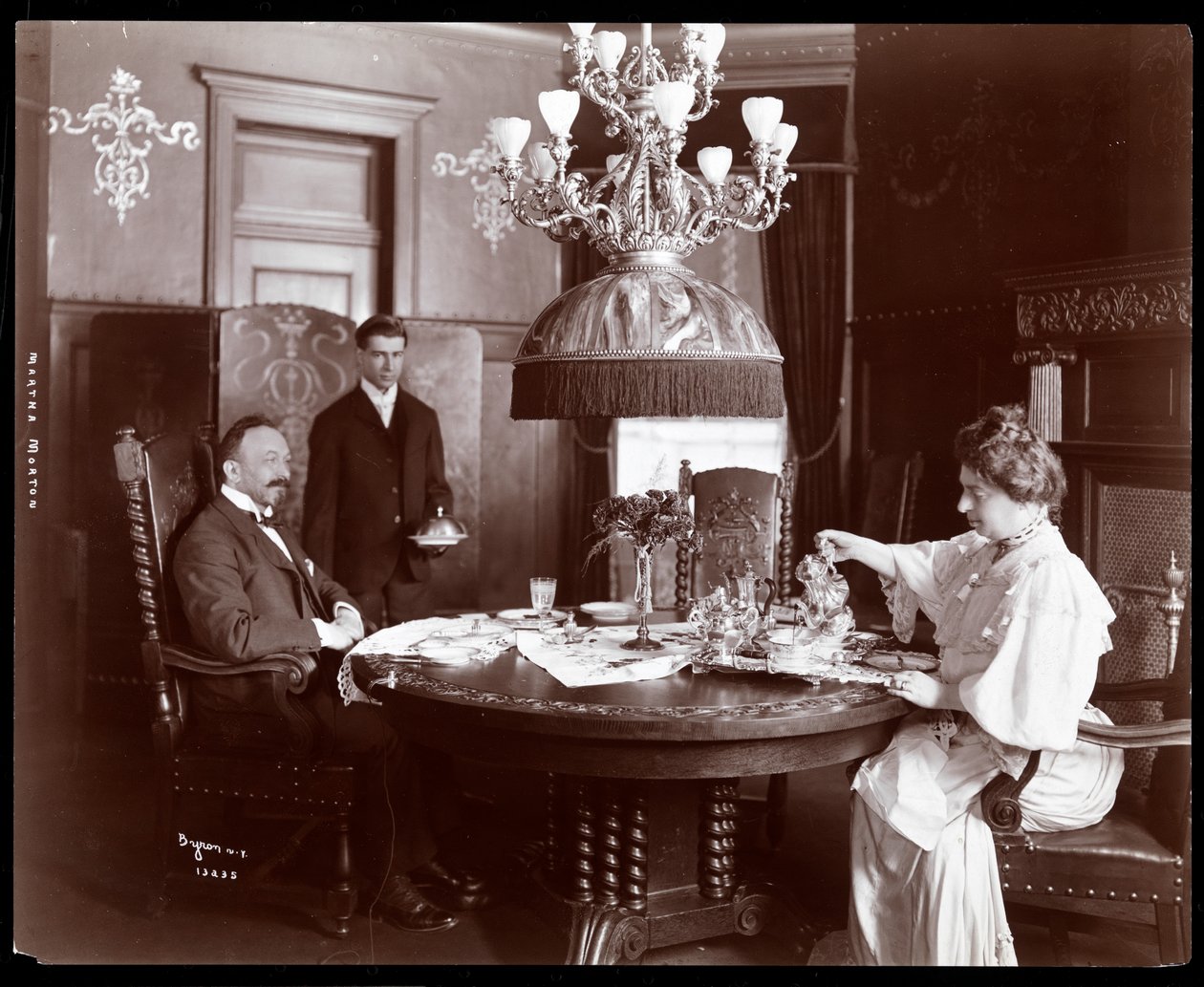 Martha Morton w domu, 1902 (srebrny odbitka żelatynowa) autorstwa Byron Company