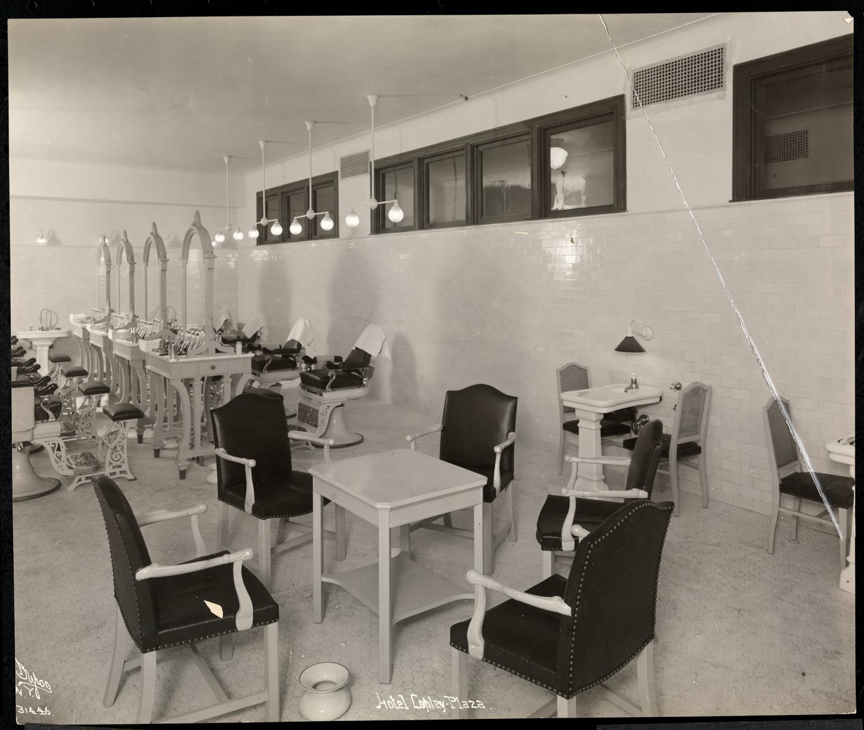 Salon fryzjerski w hotelu Copley Plaza, Boston, 1912 lub 1913 (srebrny odbitka żelatynowa) autorstwa Byron Company