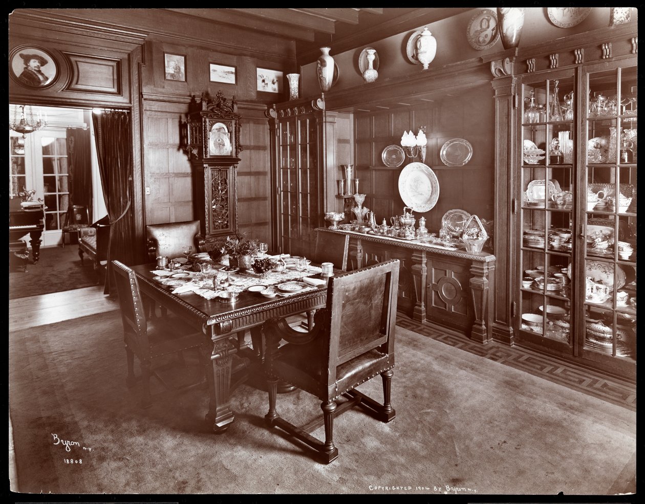 Jadalnia w rezydencji Lillian Russell, Nowy Jork, 1904 (odbitka żelatynowa) autorstwa Byron Company