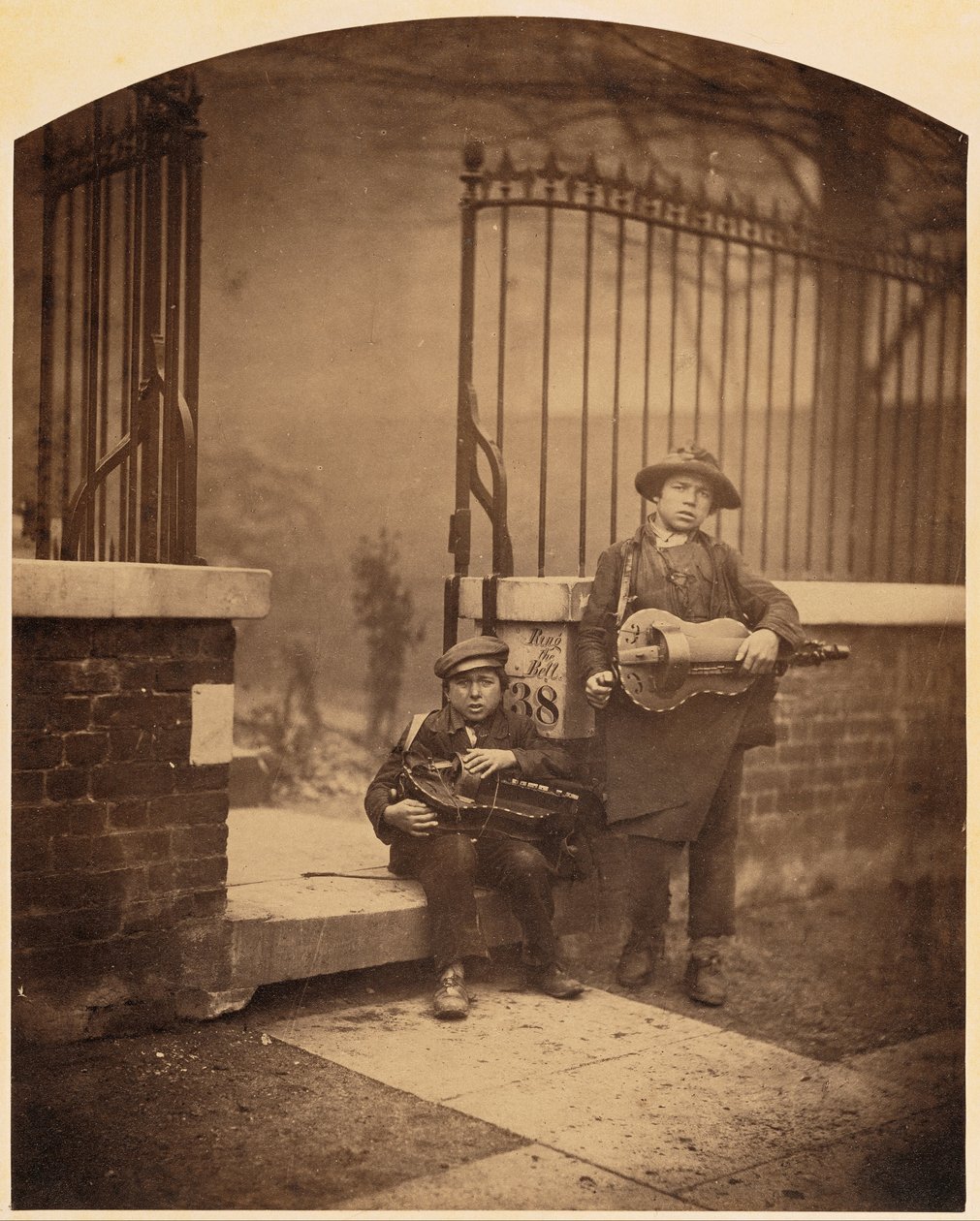 Muzycy uliczni autorstwa Camille Silvy