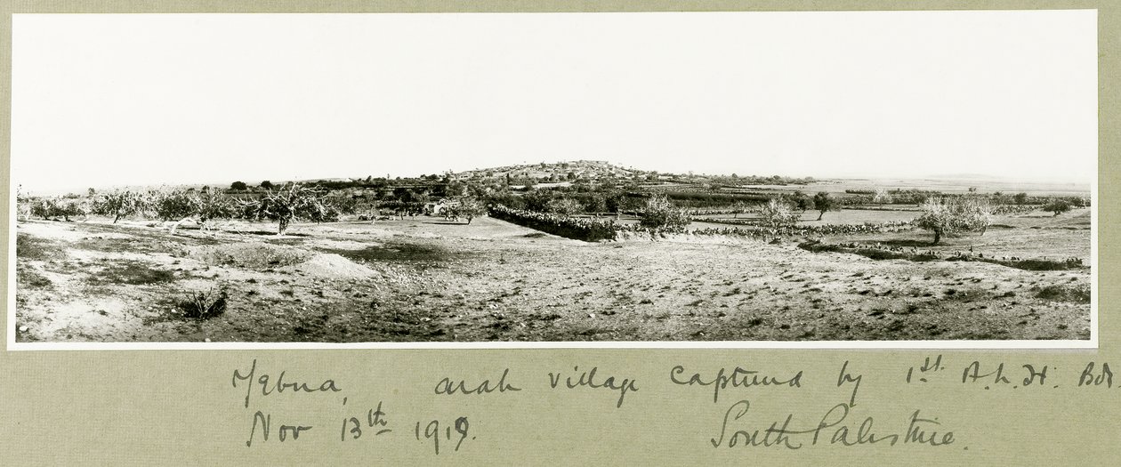 Yebna, wioska arabska zdobyta przez 1. A.L.H. Brygada 13 listopada 1917 r. autorstwa Capt. Arthur Rhodes