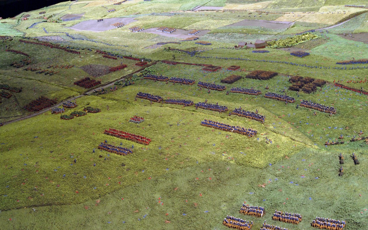 Diorama bitwy pod Waterloo przedstawiająca wojska ustawione na godzinę 19.45 w dniu 18 czerwca 1815 r. (media mieszane) (szczegóły) autorstwa Capt. William Siborne
