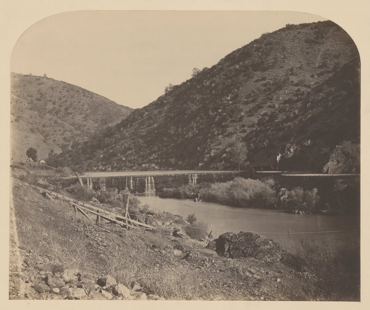 Benton Dam, rzeka Merced autorstwa Carleton Watkins
