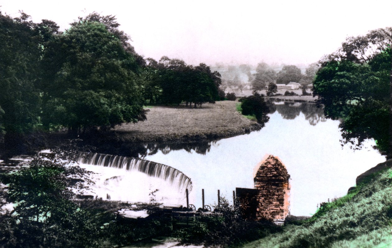 Dolina Riddle w Clitheroe, Lancashire, 1926. autorstwa Cavenders Ltd