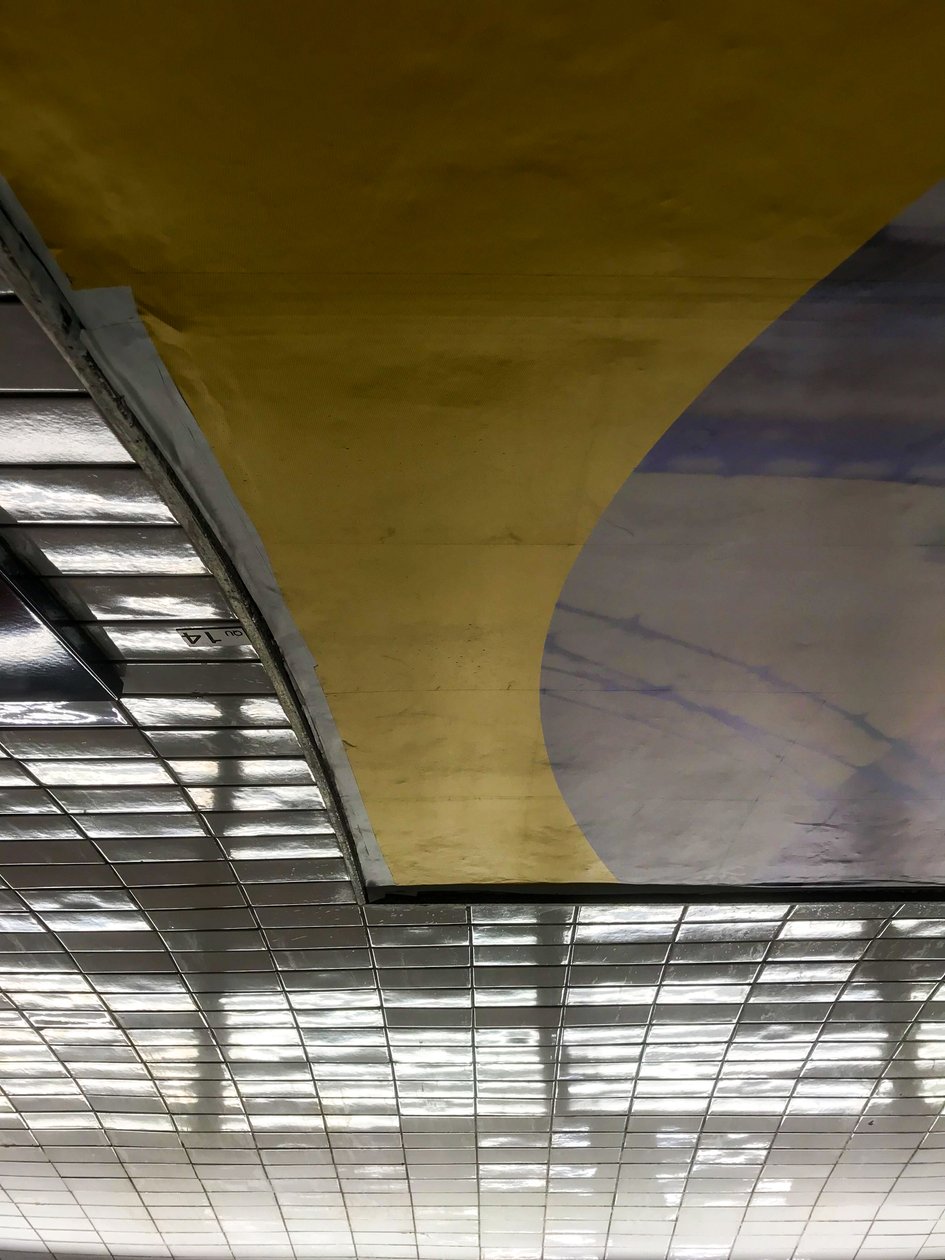 Skład - Metro, 2019 (zdjęcie) autorstwa Cécile Jamet