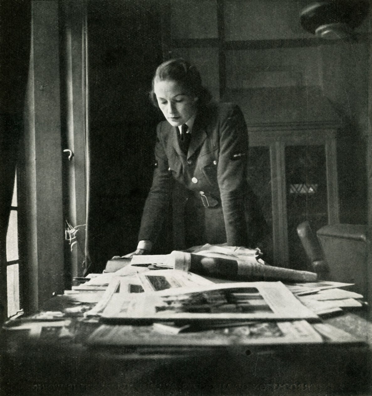 W czytelni, ok. 1943. autorstwa Cecil Beaton