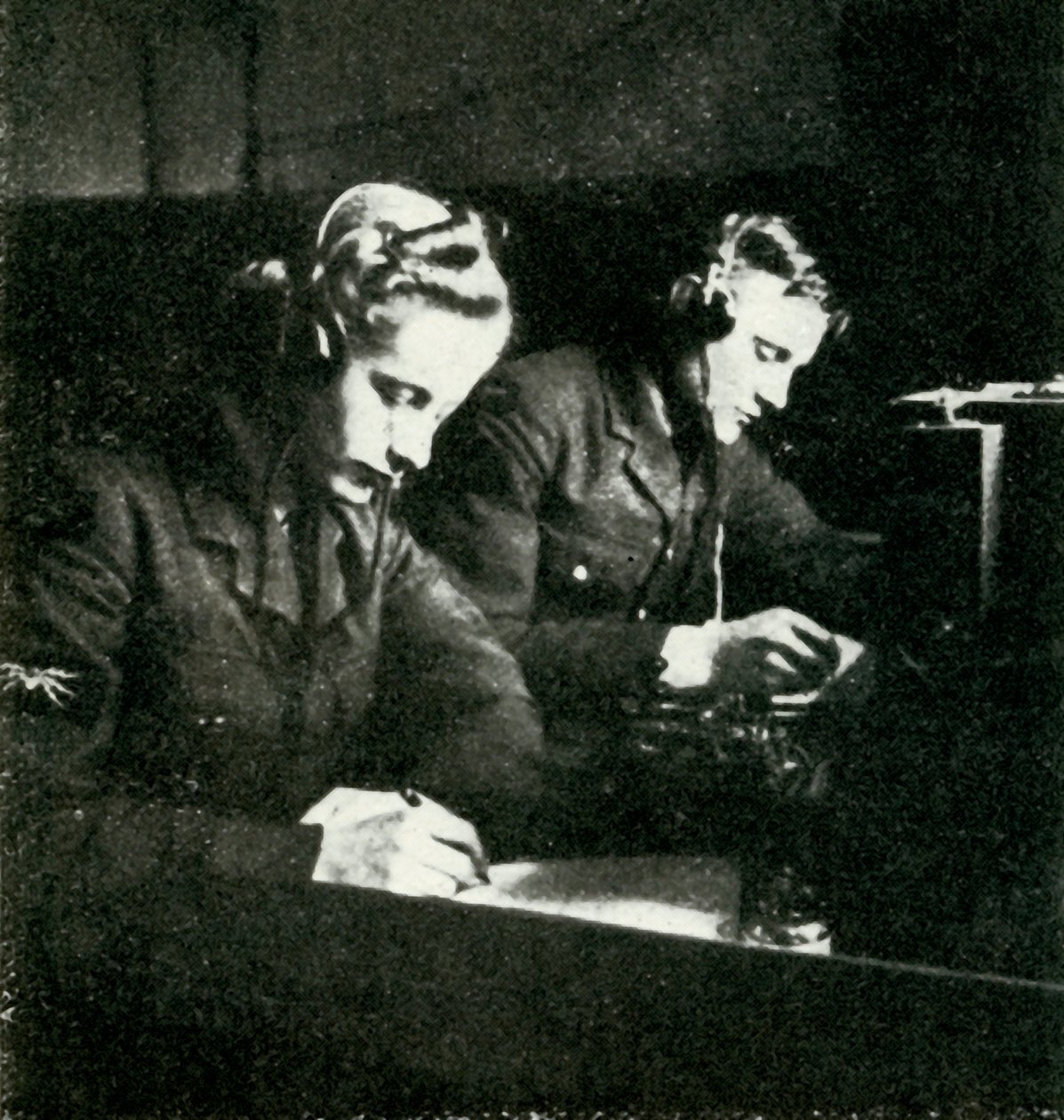 Na służbie sygnałowej, c1943. autorstwa Cecil Beaton