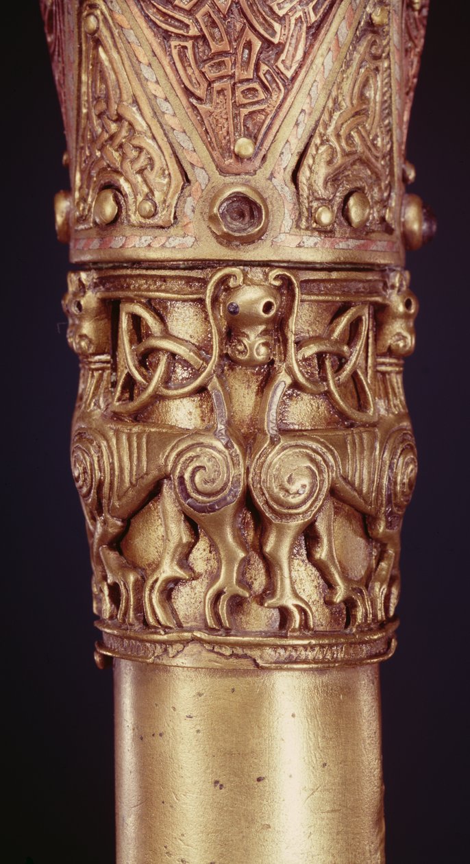 Clonmacnoise Crozier, hrabstwo Offaly, drewno z epoki wikingów owinięte w brązową blachę z inkrustowanym srebrnym detalem z 228692 autorstwa Celtic