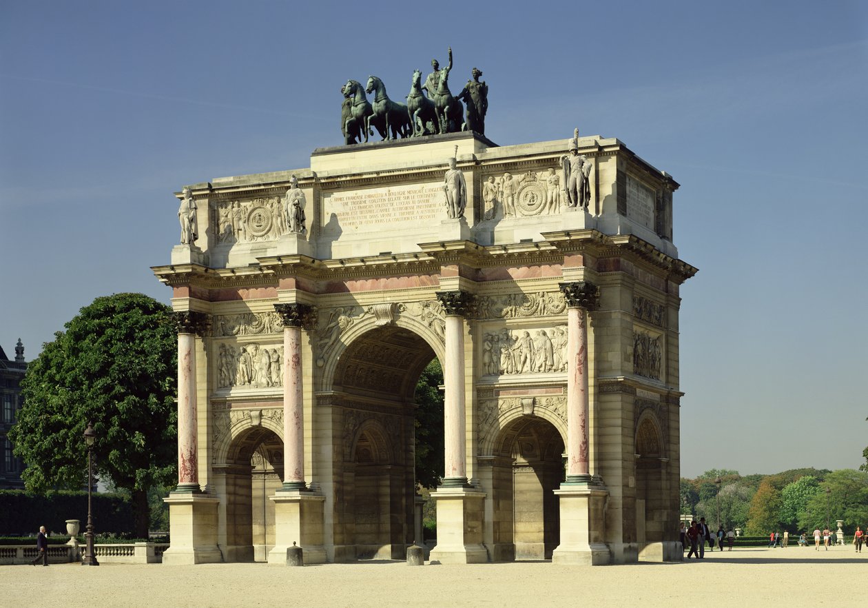 Widok na Łuk Triumfalny z karuzeli, zbudowany w latach 1806-08 autorstwa Charles Percier