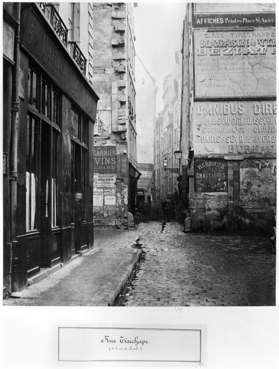 Rue Tirechape, od rue de Rivoli, Paryż, 1858-78 autorstwa Charles Marville