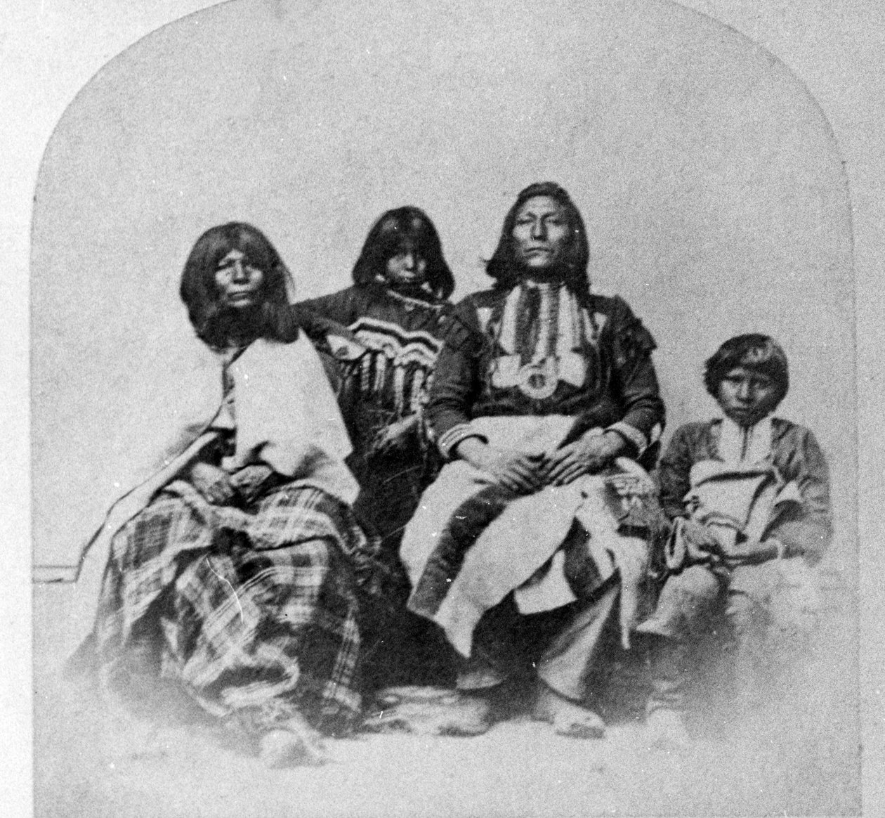 Rodzina Ute, ok. 1870-75 autorstwa Charles Roscoe Savage
