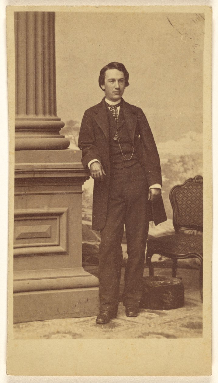 [Niezidentyfikowany młody mężczyzna, stojący]. autorstwa Charles DeForest Fredricks