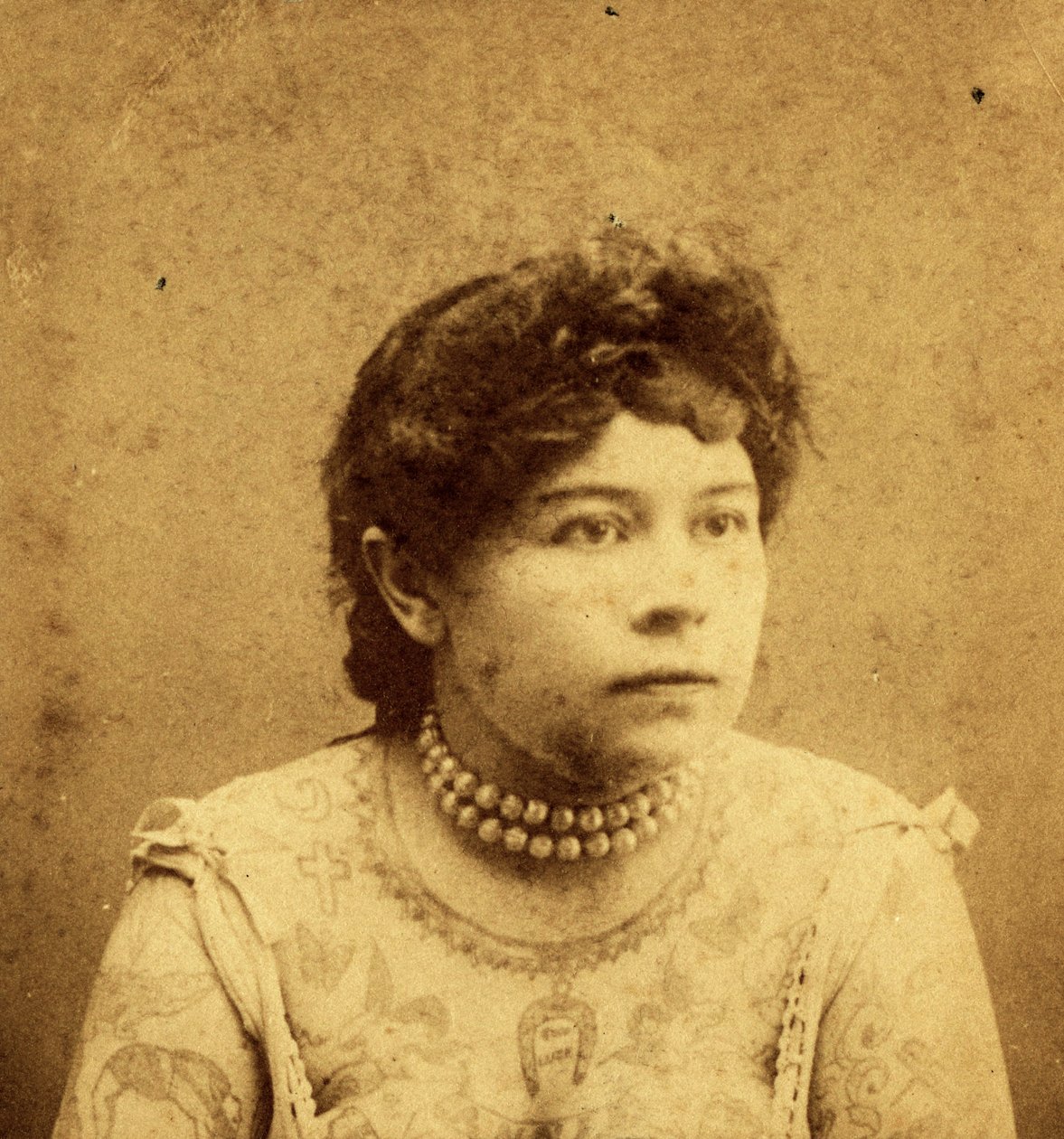 Portret Annie Howard ok. 1900 r. autorstwa Charles Eisenmann