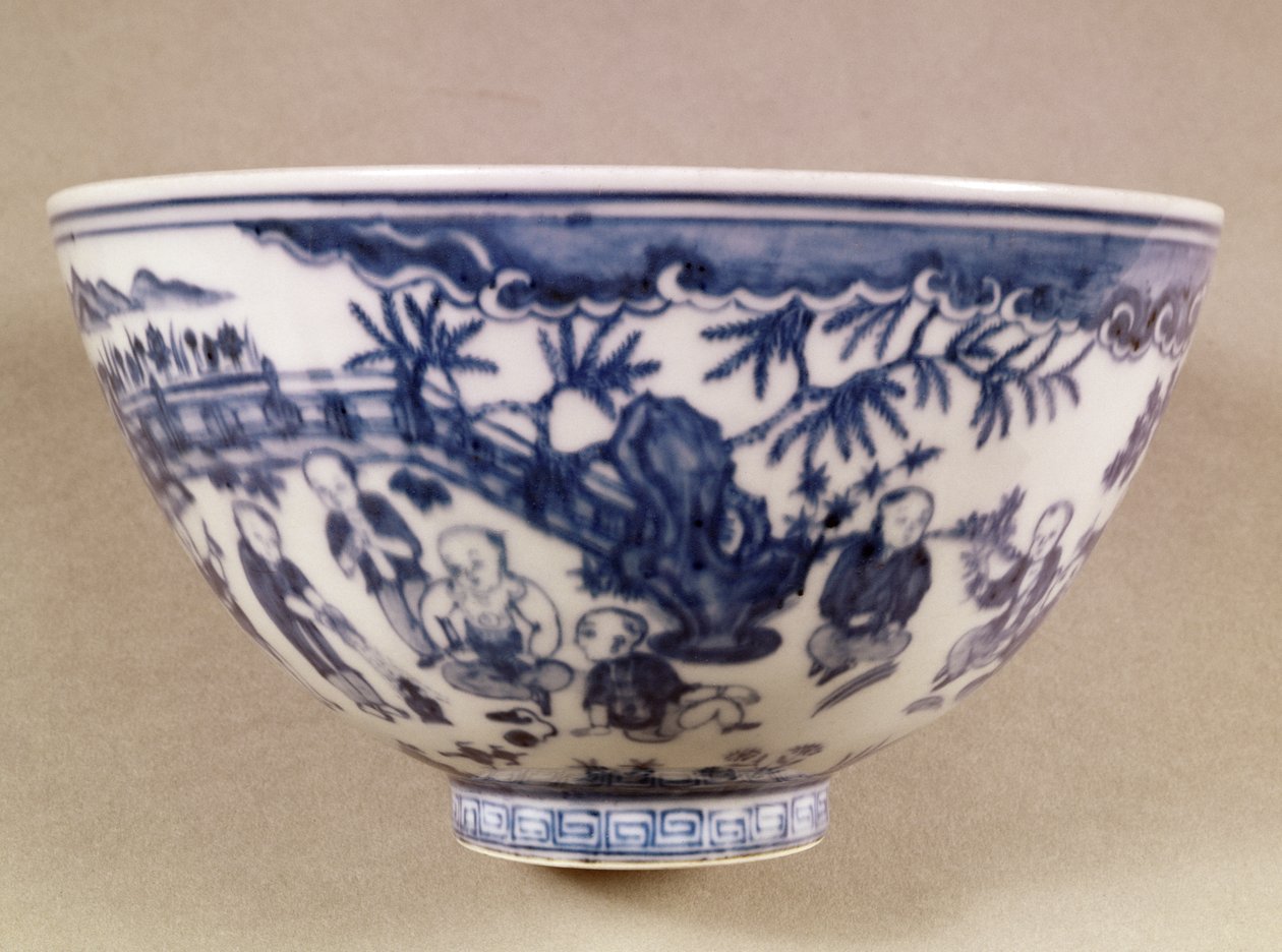 Błękitno-biała misa zdobiona pejzażem z postaciami, 1450-1500 (porcelana) autorstwa Chinese School