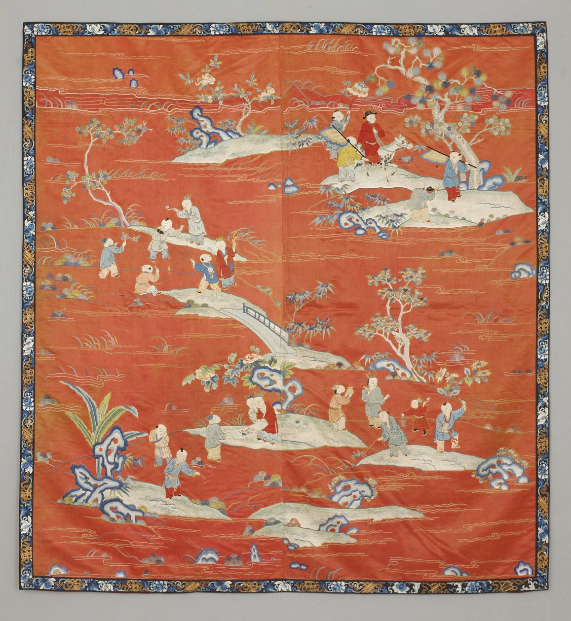 Narzuta na łóżko z czerwonej satyny, XIX w. autorstwa Chinese School