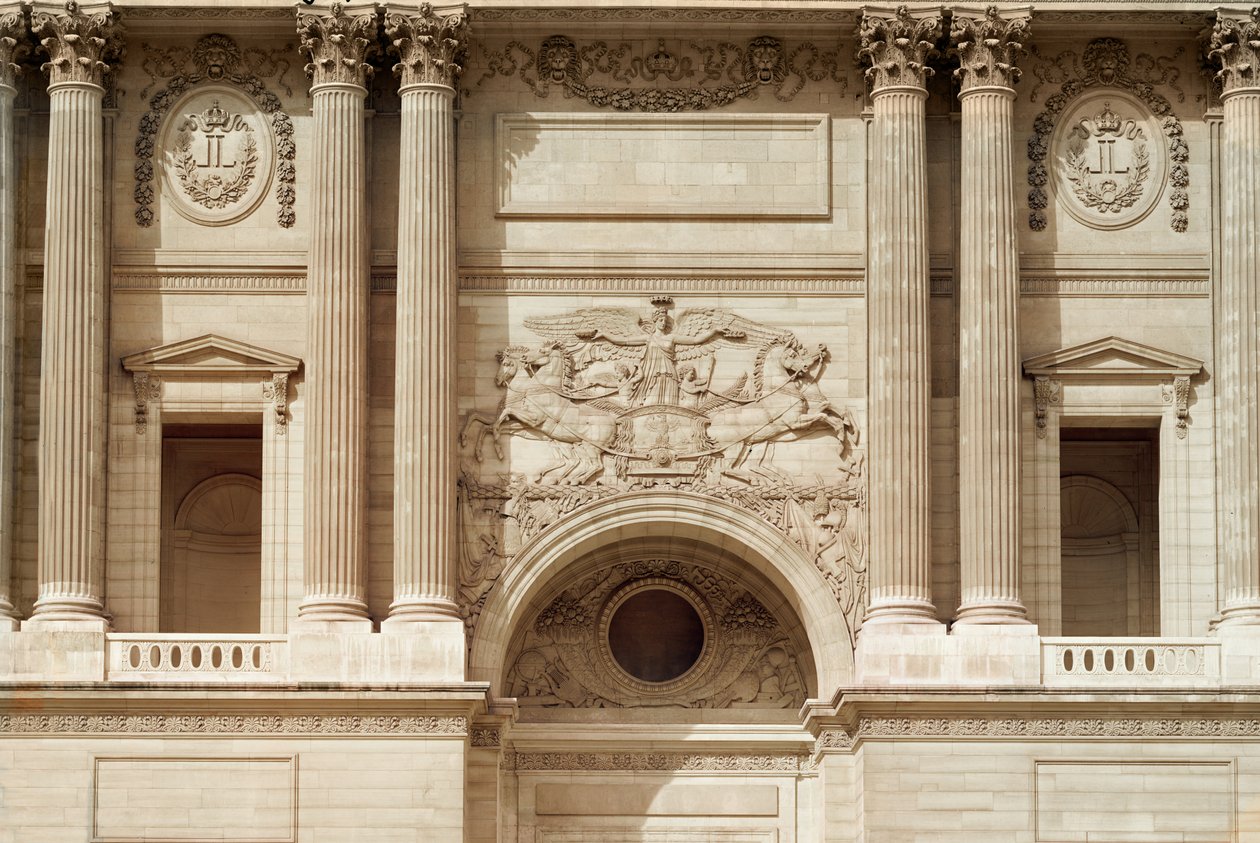 Chwała rozdając korony, z kolumnady Palais du Louvre, 1807 autorstwa Claude Perrault