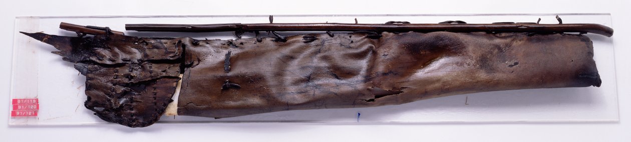 Kołczan znaleziony z Oetzi Iceman (skóra zamszowa) autorstwa Copper Age