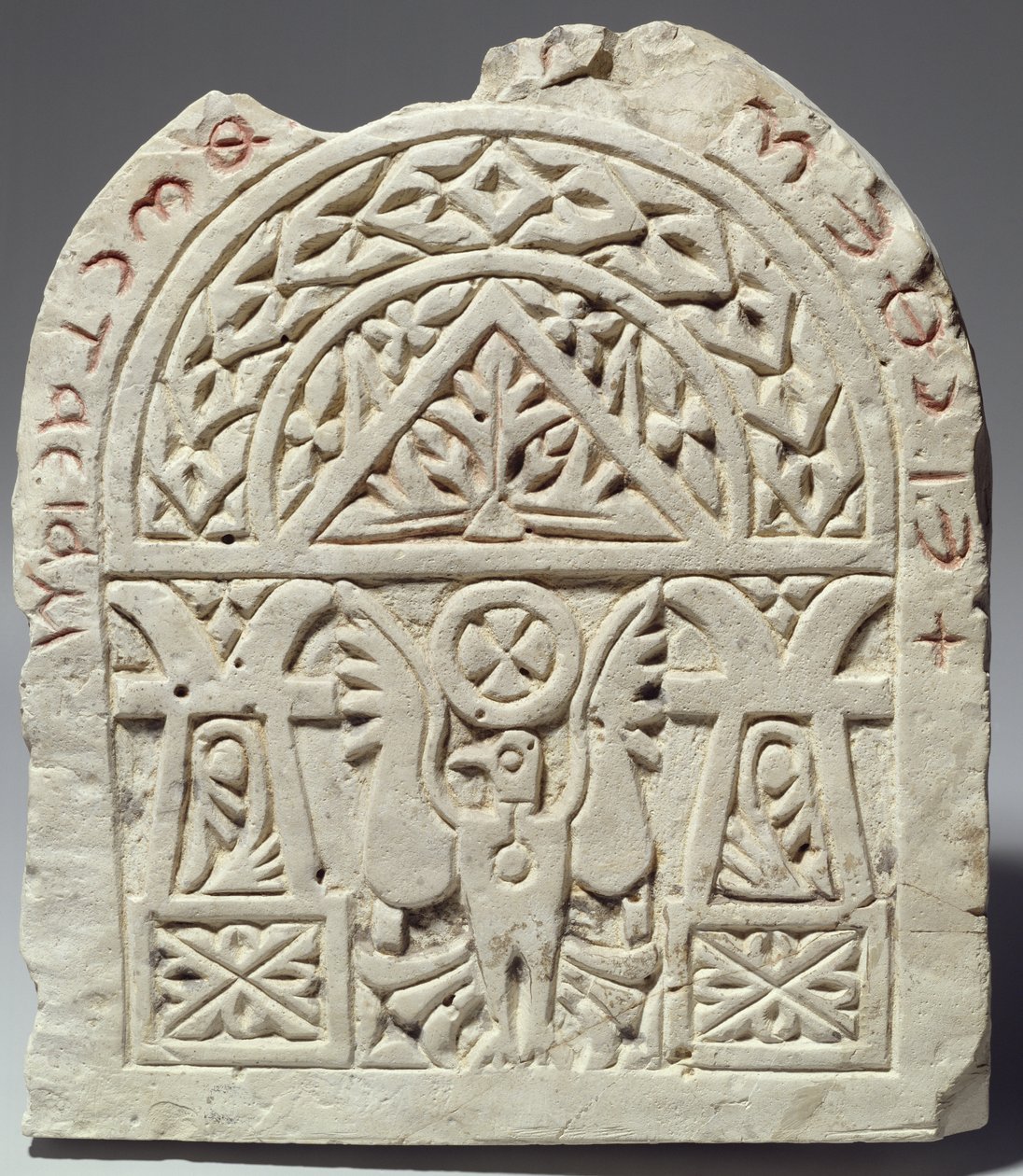 Stela nagrobna z gołębiem lub orłem, VIII-IX w. n.e. (wapień) autorstwa Coptic